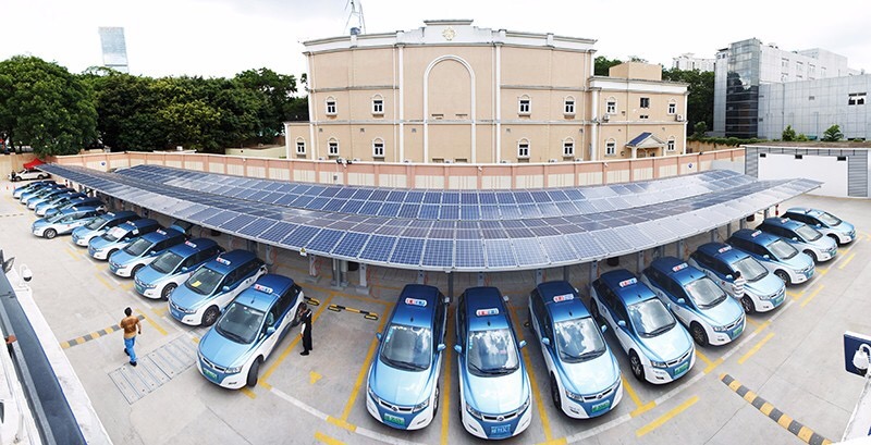 南方電網(wǎng)投運(yùn)全國(guó)首個(gè)“變電站+充電站”