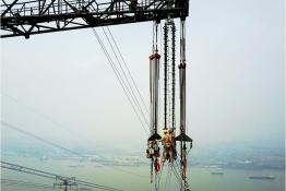 五峰山長(zhǎng)江大跨越換線進(jìn)行中