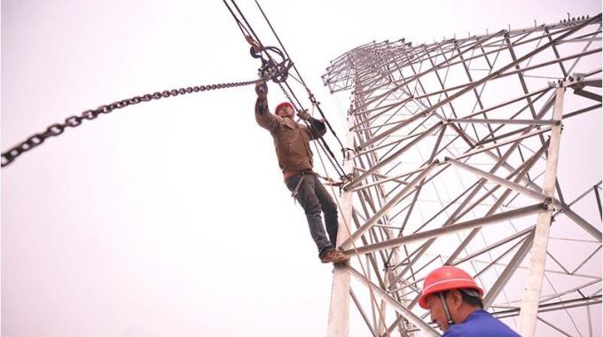 架設線路 服務新能源