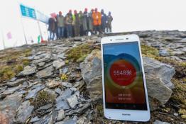 國(guó)網(wǎng)西藏電建：加緊施工 安裝鐵塔