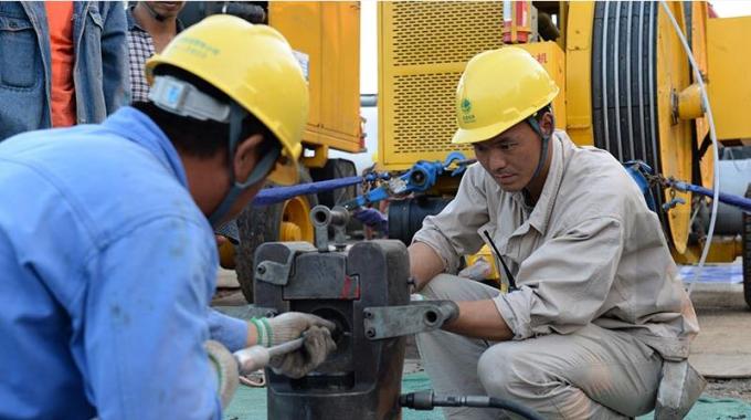 錫盟—泰州特高壓工程蘇2標(biāo)段建湖境內(nèi)進(jìn)入放線階