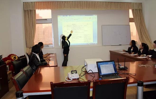 鄧麗娟：走好當(dāng)下，未來總會(huì)有曙光