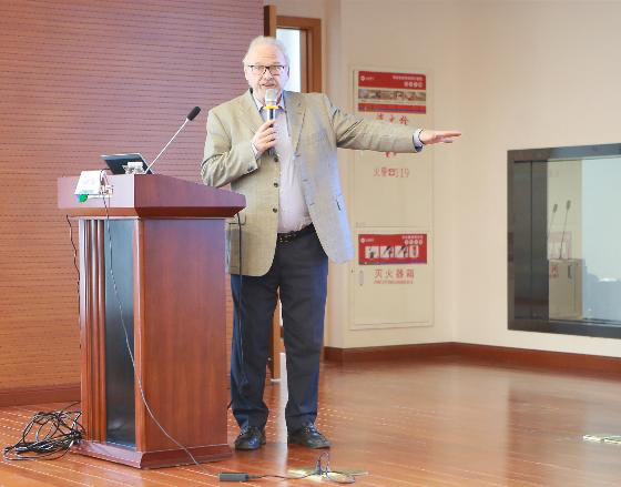 走向深藍(lán) 挪威漂浮式風(fēng)電專家來(lái)上海電氣進(jìn)行技術(shù)交流（附圖）