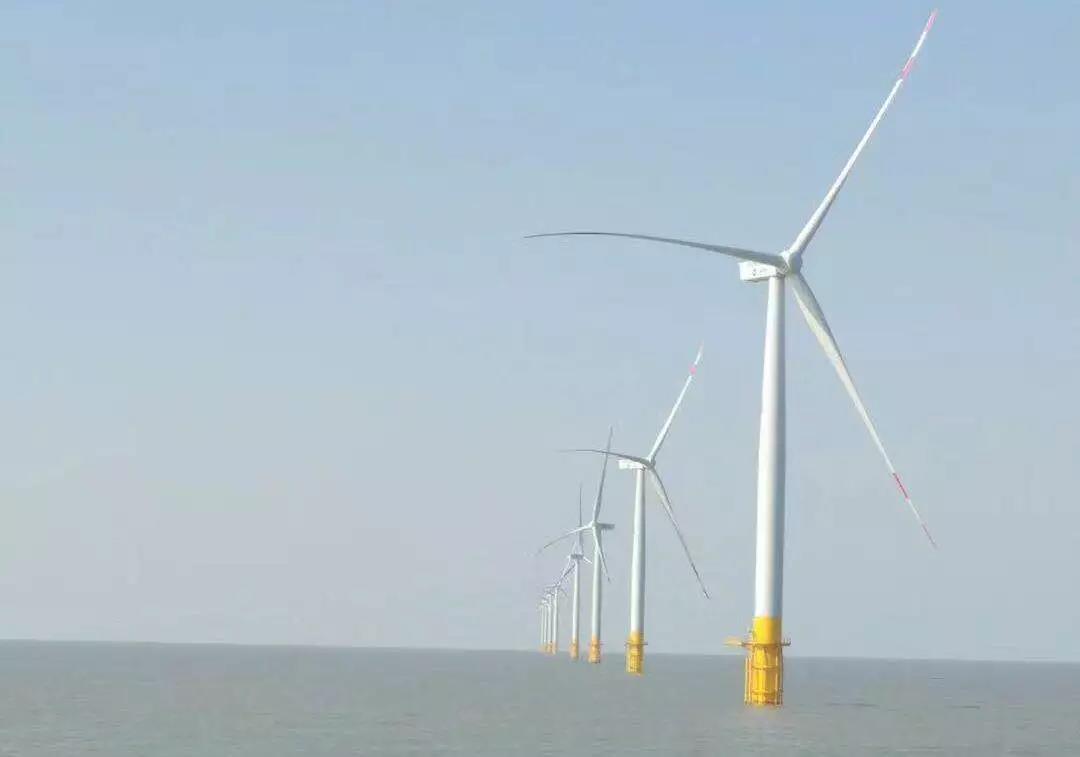 快訊丨亞洲最大海上風(fēng)電場(chǎng)100臺(tái)風(fēng)電機(jī)組全部吊裝完成