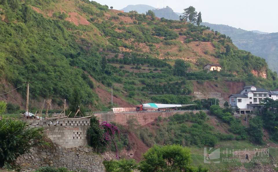 交通提示：金鳳山風(fēng)電項(xiàng)目大件陸續(xù)運(yùn)輸 途經(jīng)車輛請注意（組圖）
