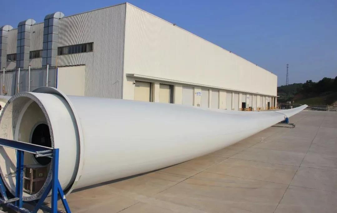 72米長(zhǎng)、LCOE最低！國(guó)內(nèi)首款海陸兩用風(fēng)電葉片成功下線