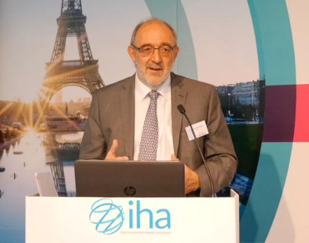 全球?qū)＜已壑械?font color=