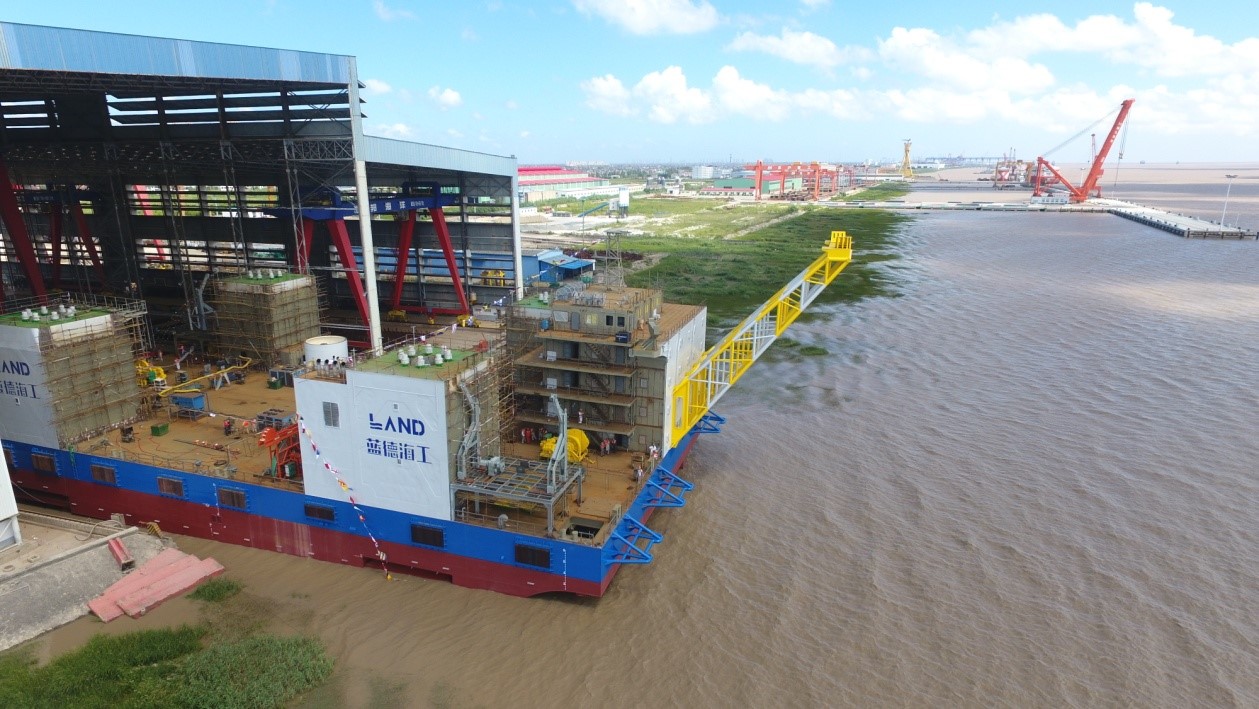 “華電穩(wěn)強(qiáng)”自升式海上風(fēng)電作業(yè)平臺(tái)成功下水