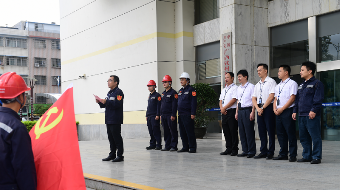 　　據(jù)了解，臺(tái)風(fēng)“山竹”的沖擊，導(dǎo)致欽州供電網(wǎng)區(qū)35千伏線路故障跳閘4條次，10千伏線路故障跳閘99條次。截止17日晚上21時(shí)，欽州網(wǎng)區(qū)所有發(fā)生故障跳閘停電的線路全部恢復(fù)送電，抗災(zāi)搶險(xiǎn)工作勝利結(jié)束。