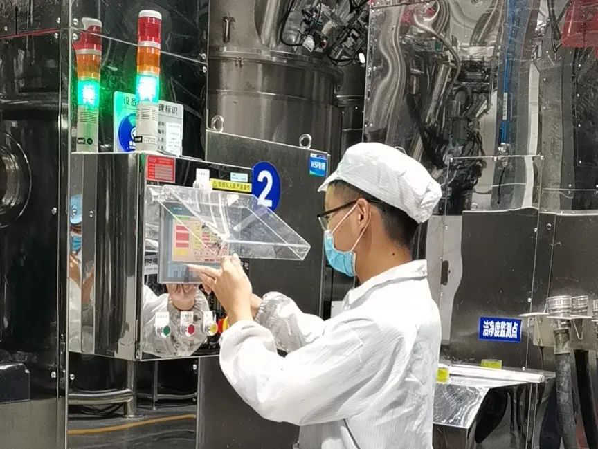 奮斗姿態(tài)書寫人生底色 銀隆儲能“小哥哥”的職場進(jìn)擊姿勢